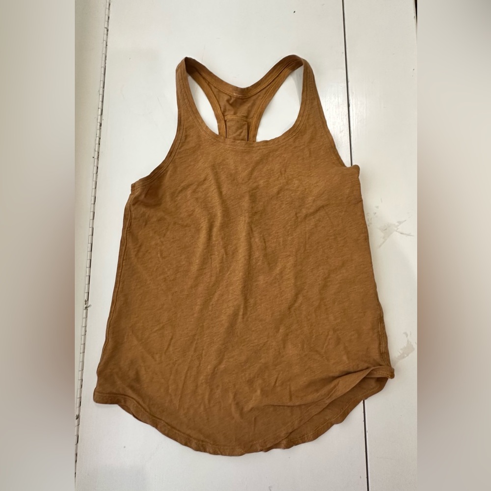 Lululemon burnt orange tank top , perfect condition.